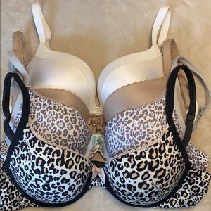 Set of 4 Victoria’s Secret Bras